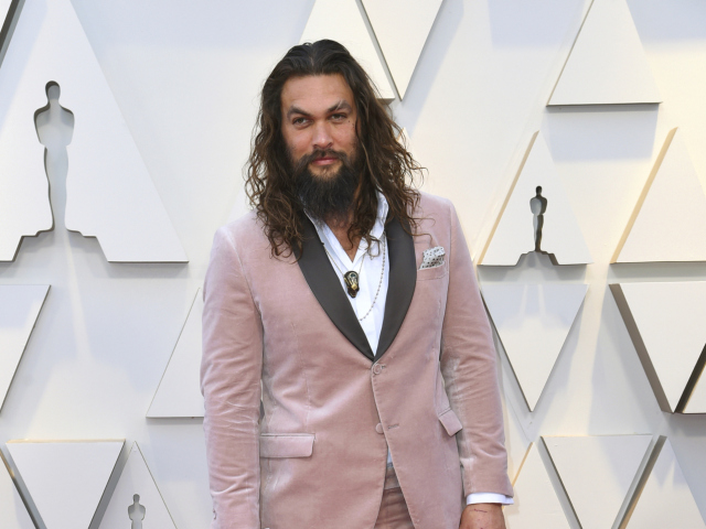 Herec Jason Momoa na vyhlásení Oscarov v roku 2019.