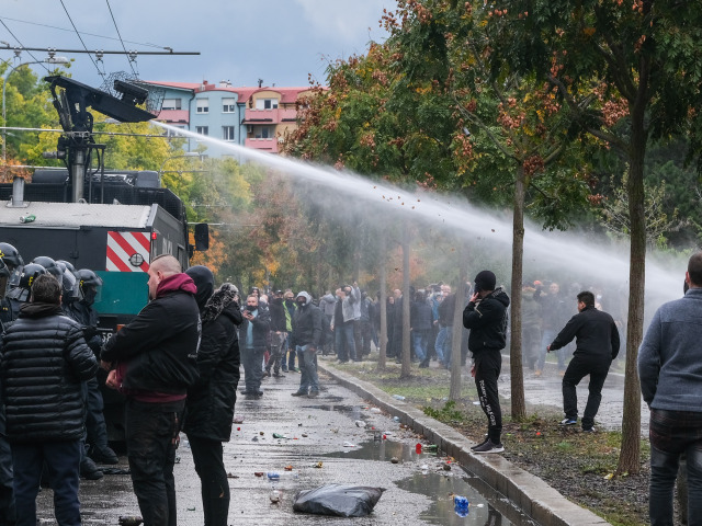 protest, Úrad vlády