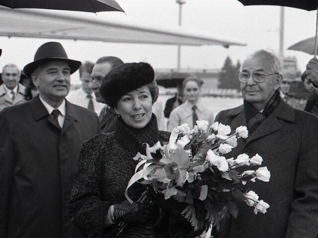 Michail Gorbačov, Československo, Bratislava, Gustáv Husák, Raisa Gorbačovová