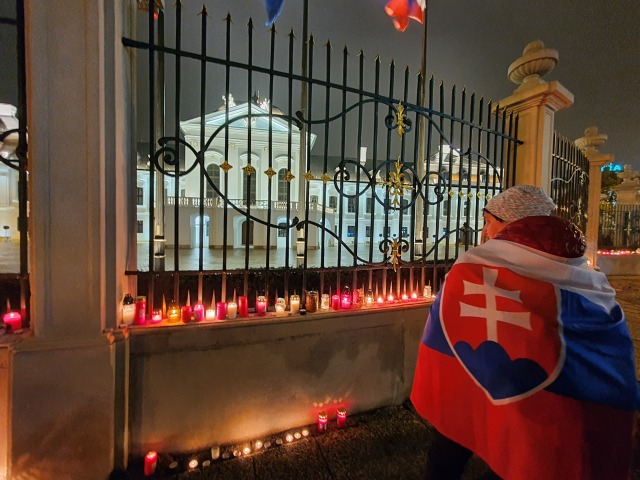 protest, prezidentský palác, sviečkový protest