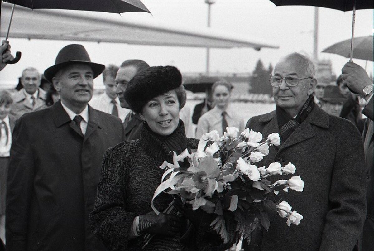 Michail Gorbačov, Československo, Bratislava, Gustáv Husák, Raisa Gorbačovová