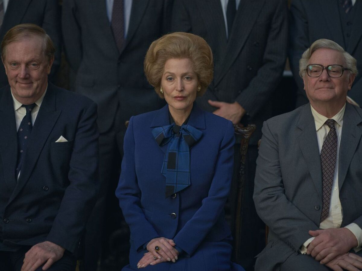 the crown, crown, koruna, gillian anderson,