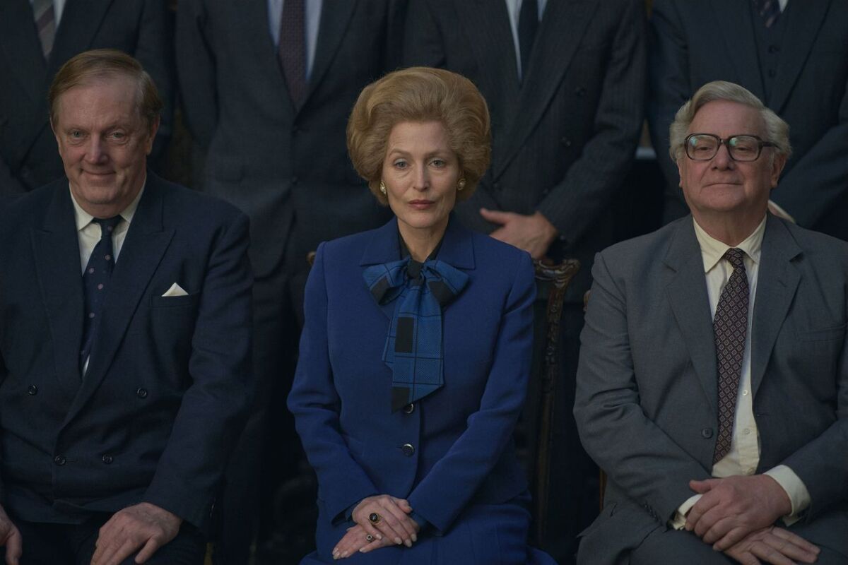 the crown, crown, koruna, gillian anderson,
