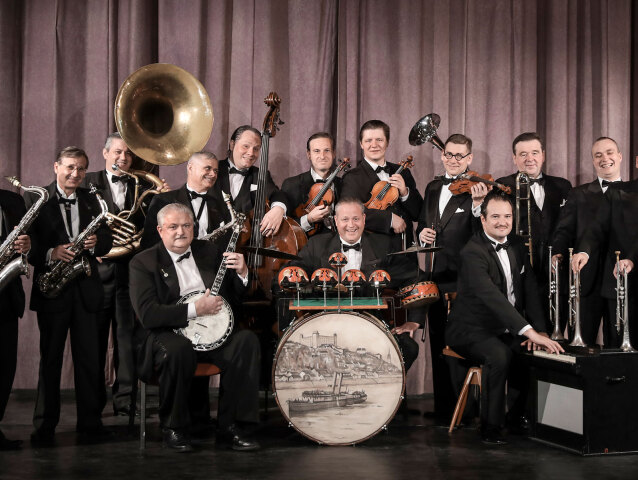BRATISLAVA-HOT-SERENADERS