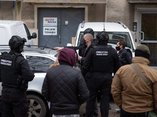 polícia, zatknutie