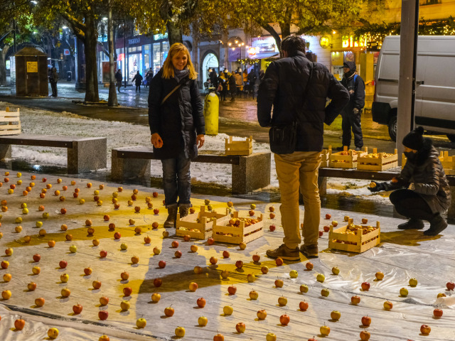 Hlinov jablkový protest za odvolanie Kollára