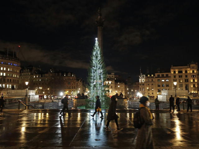 Vianočný strom v Londýne na Trafalgar Square