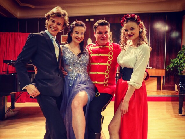 Operetny koncert v sale Eugena Suchona na Konzervatoriu v Bratislave  januar 2020 - Rene Schleifer  Maruska Mikocziova  Peter Wurzer a Jakuba Seniglova.