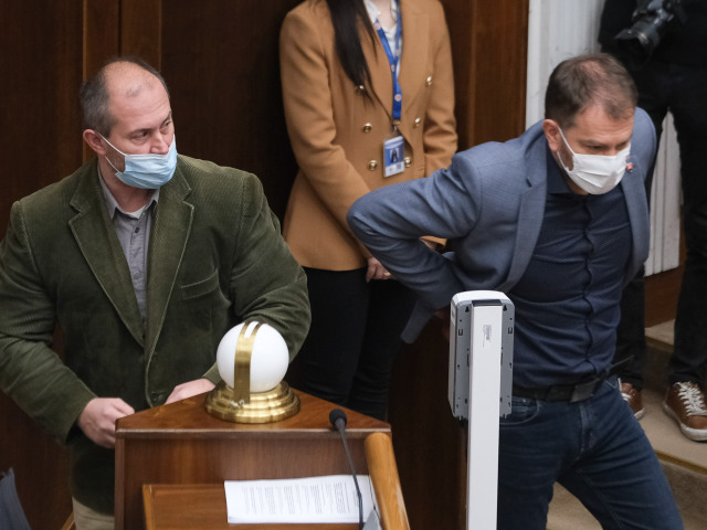 Marian Kotleba, Igor Matovič, parlament