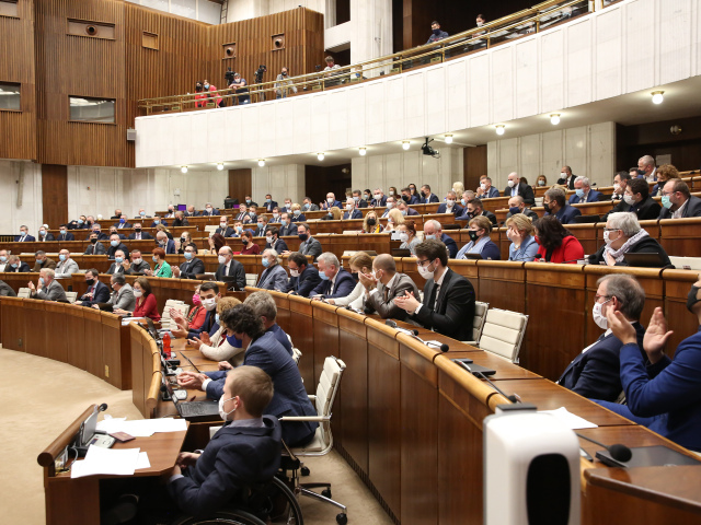 NR SR poslanci parlament