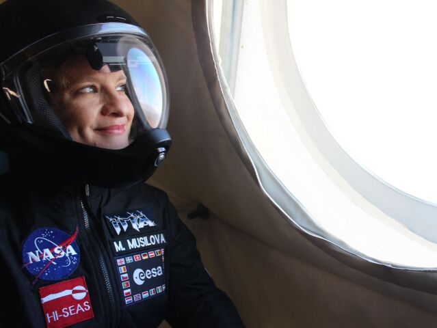 Michela Musiova pocas simulovanej martanskej misie  fotka od Richelle Gribble