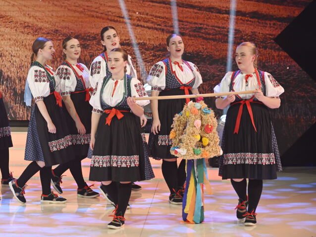 Folklorny subor Povazan  2 