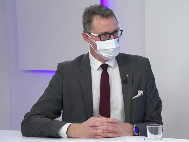 Marián Búlik, Ide o peniaze