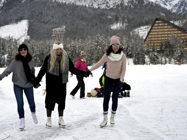 SR lockdown sprísnenia opatrenia Štrbské Pleso turisti POX