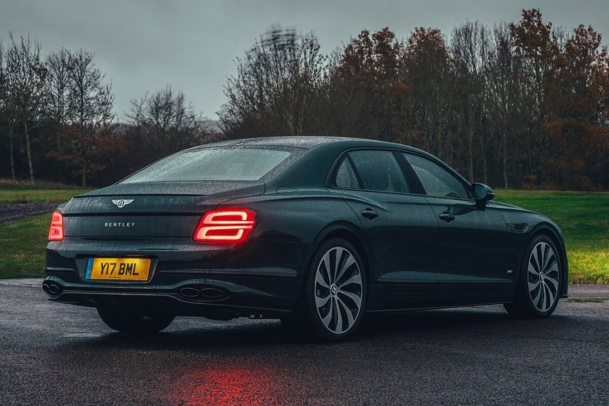 Bentley Flying Spur V8 - 2021