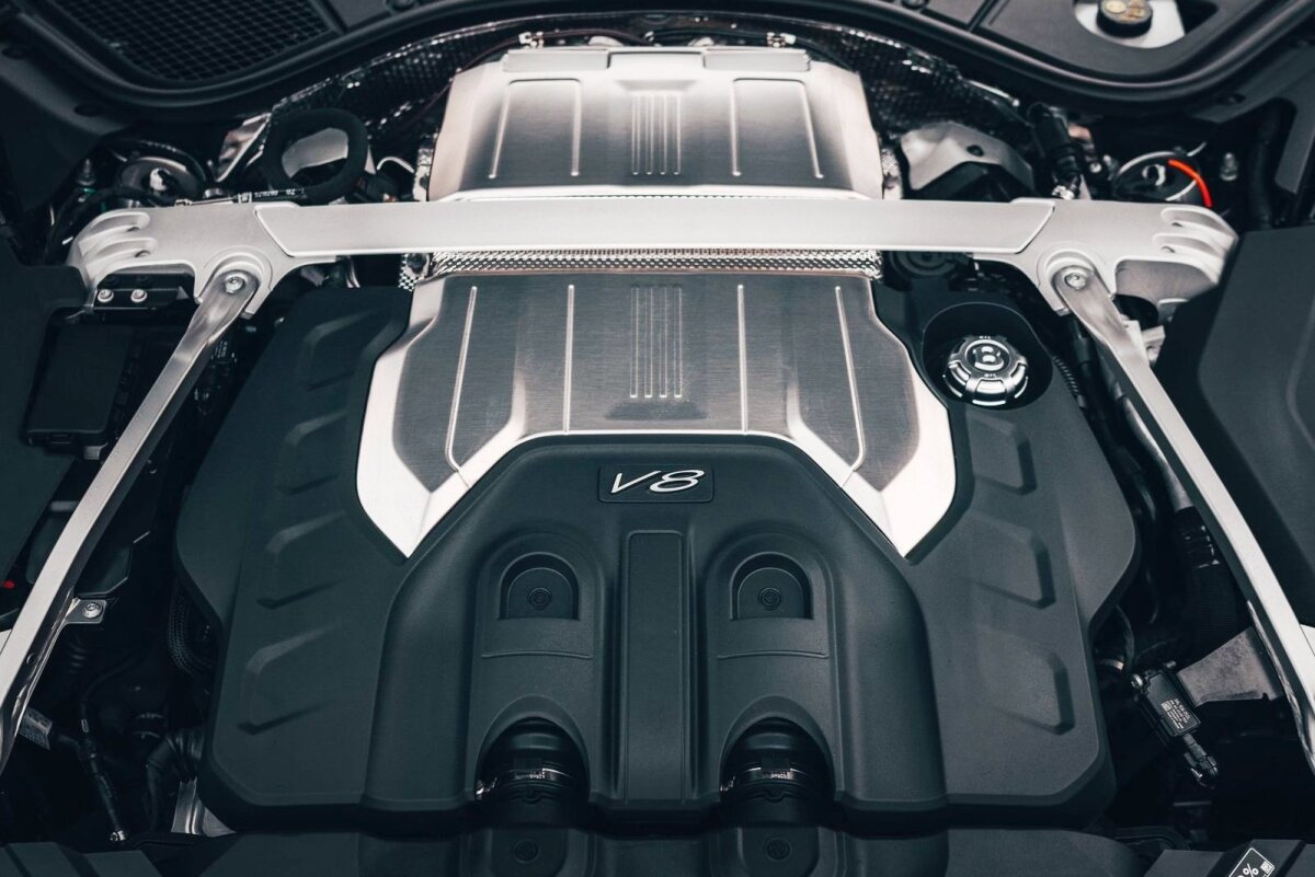 Bentley Flying Spur V8 - 2021