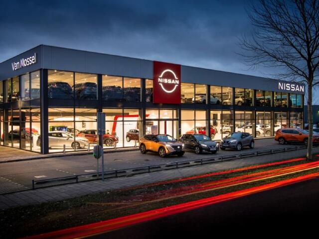 Nissan - showroom Amsterdam