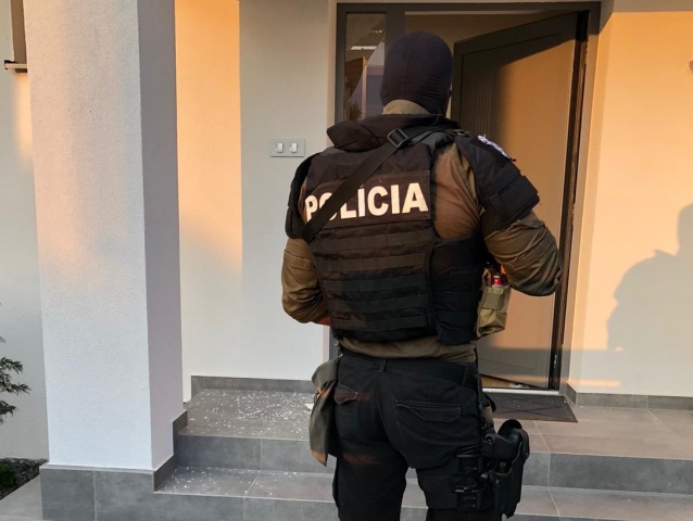 NAKA polícia policajt Venal 4