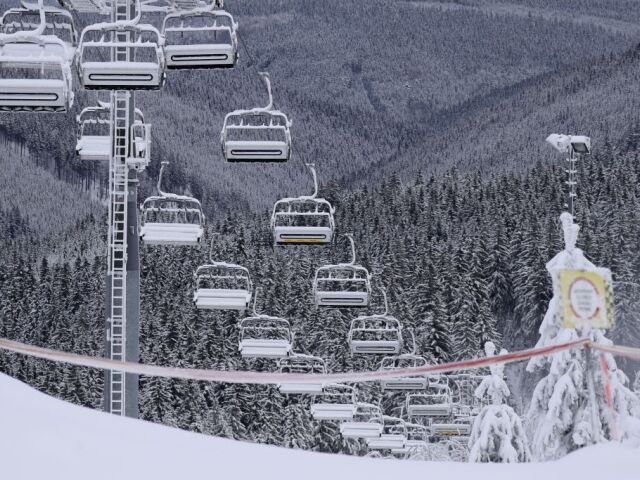 zima, sneh, lanovka, lyžovanie, lyžovačka, svah, vlek