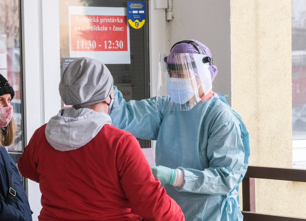 ag testovanie, ružinovská poliklinika, koronavírus, test,