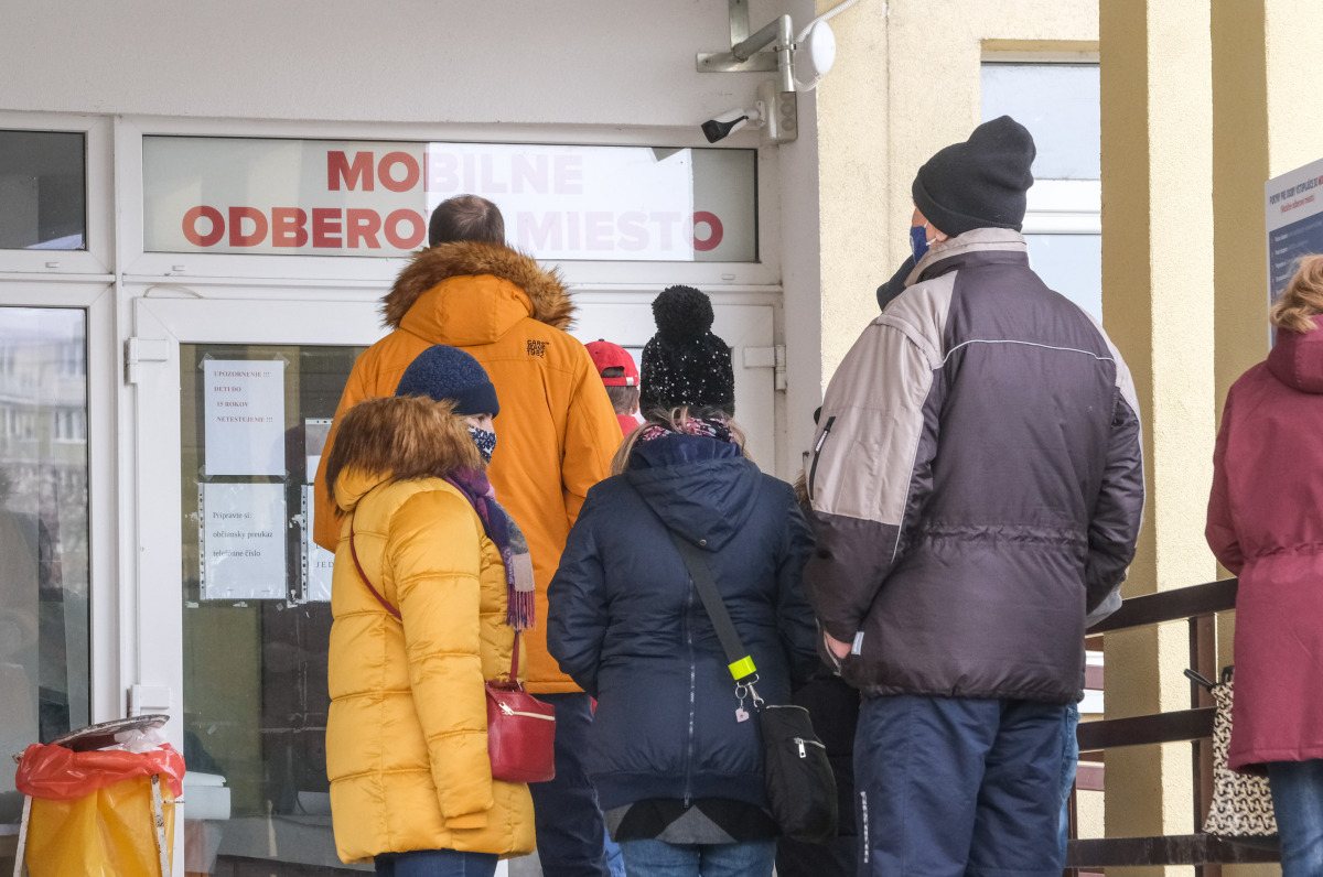 ag testovanie, ružinovská poliklinika, koronavírus, test,