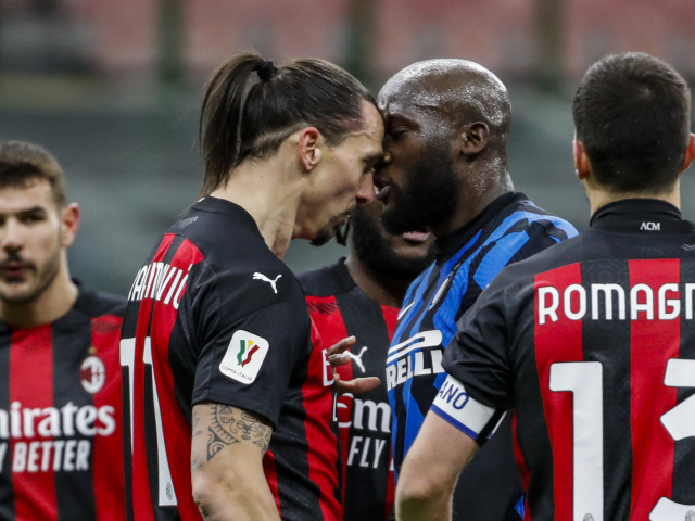 Taliansko šport futbal pohár 1/4 Miláno