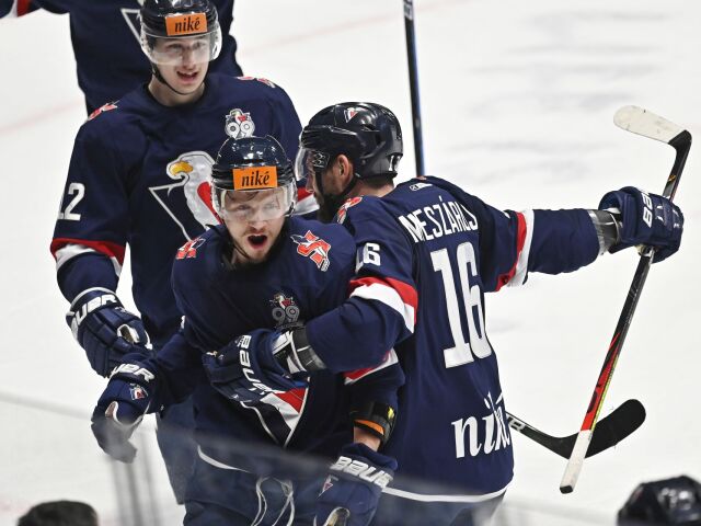 SR Hokej TEL 34.kolo Slovan Zvolen BAX