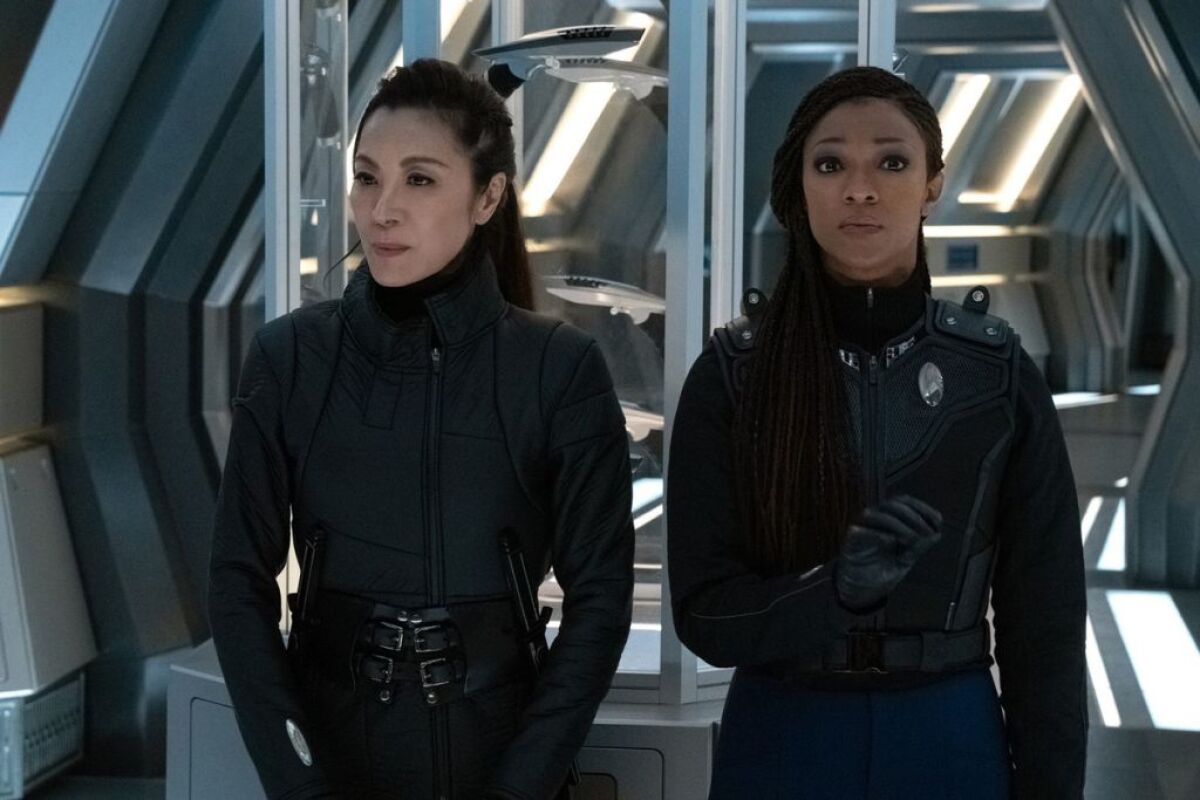 star trek, discovery, sonequa martin-green, michelle yeoh,