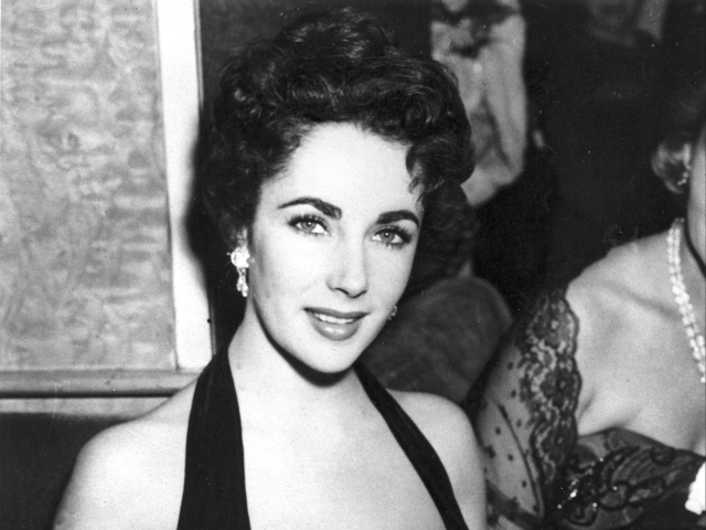 Herečka Elizabeth Taylor na archívnom zábere z roku 1951.
