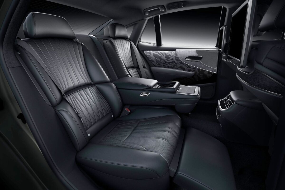 Lexus LS - 2021