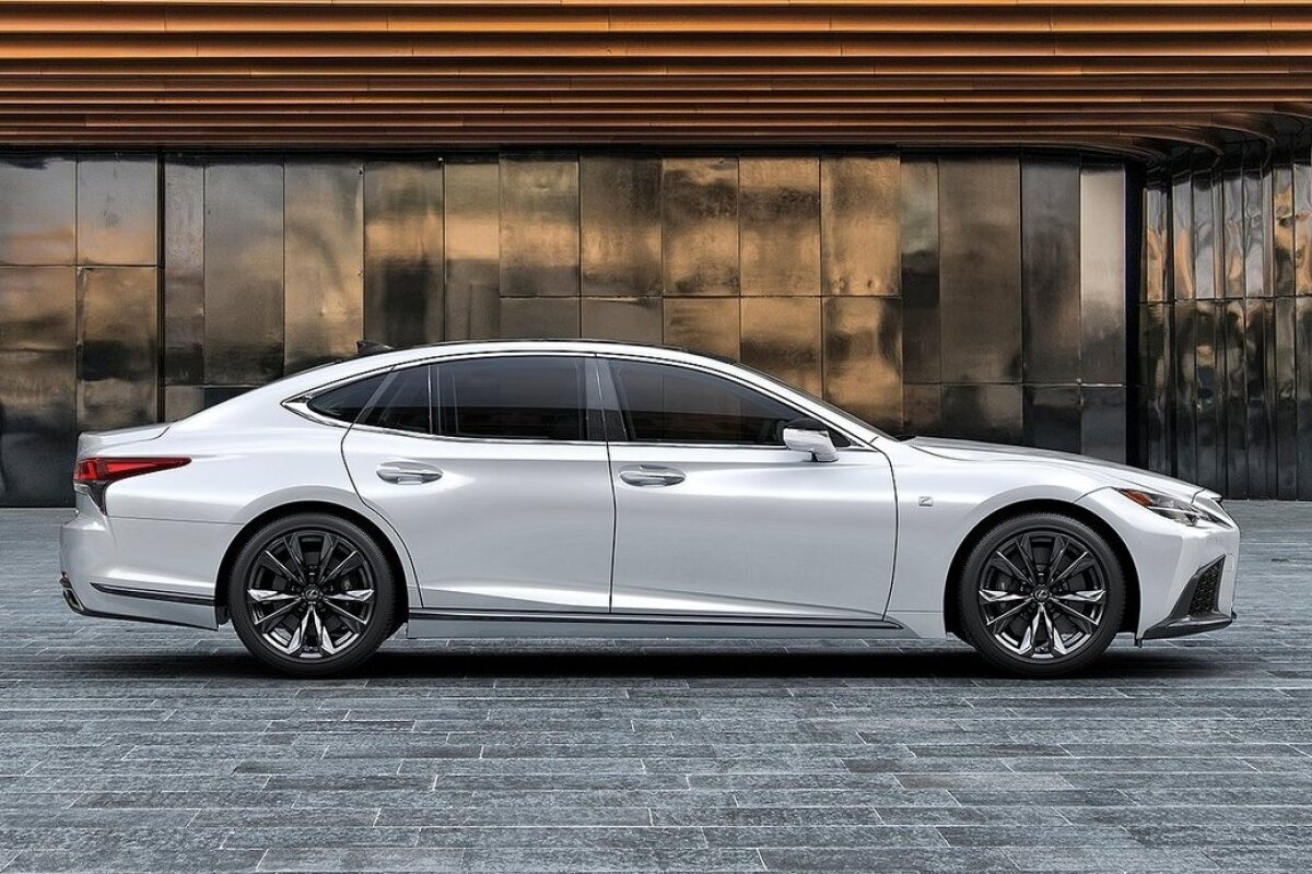 Lexus LS - 2021