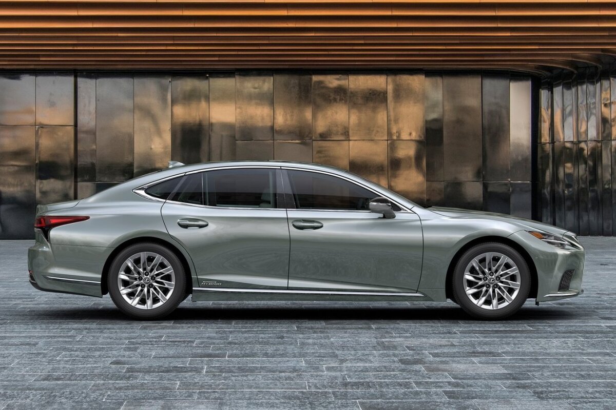 Lexus LS - 2021