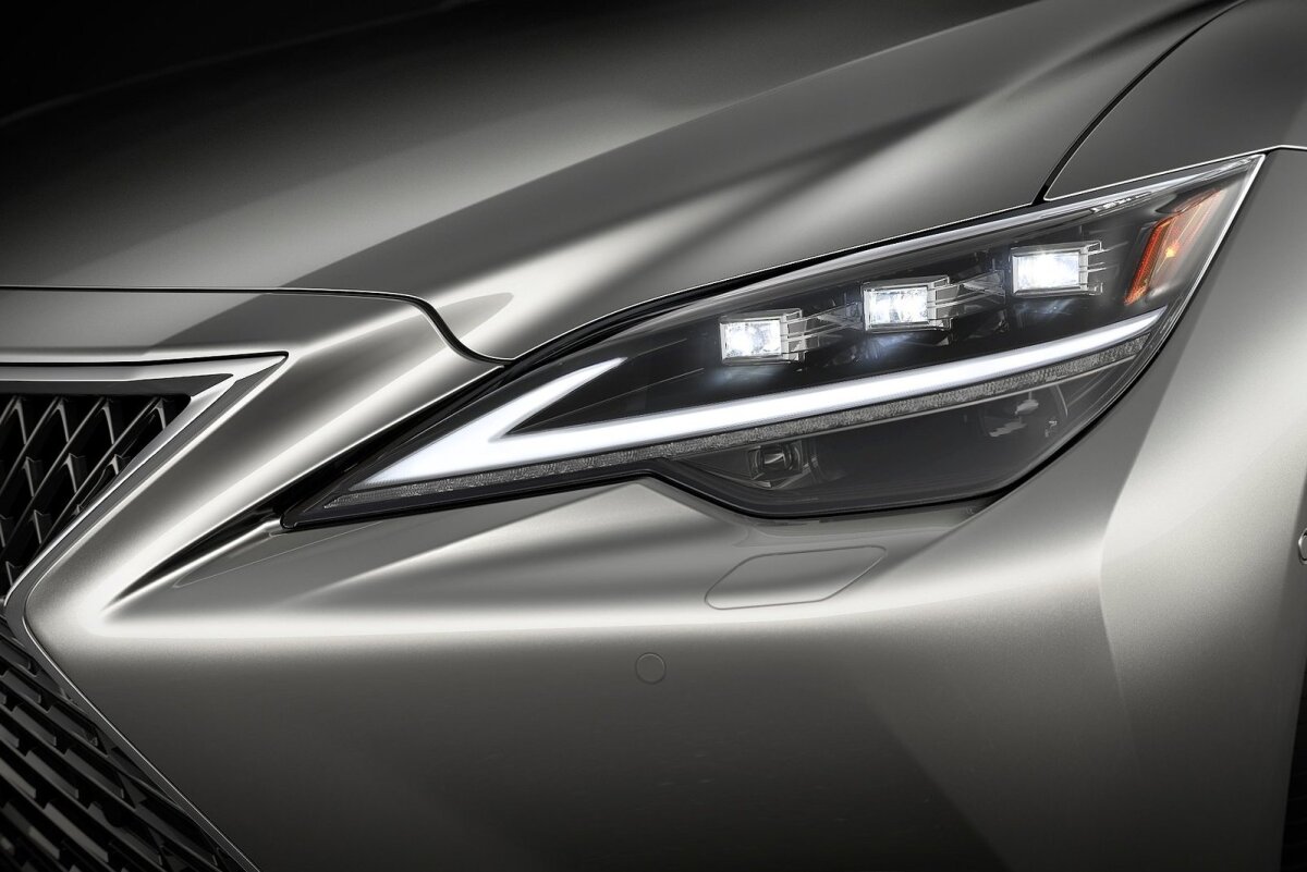 Lexus LS - 2021