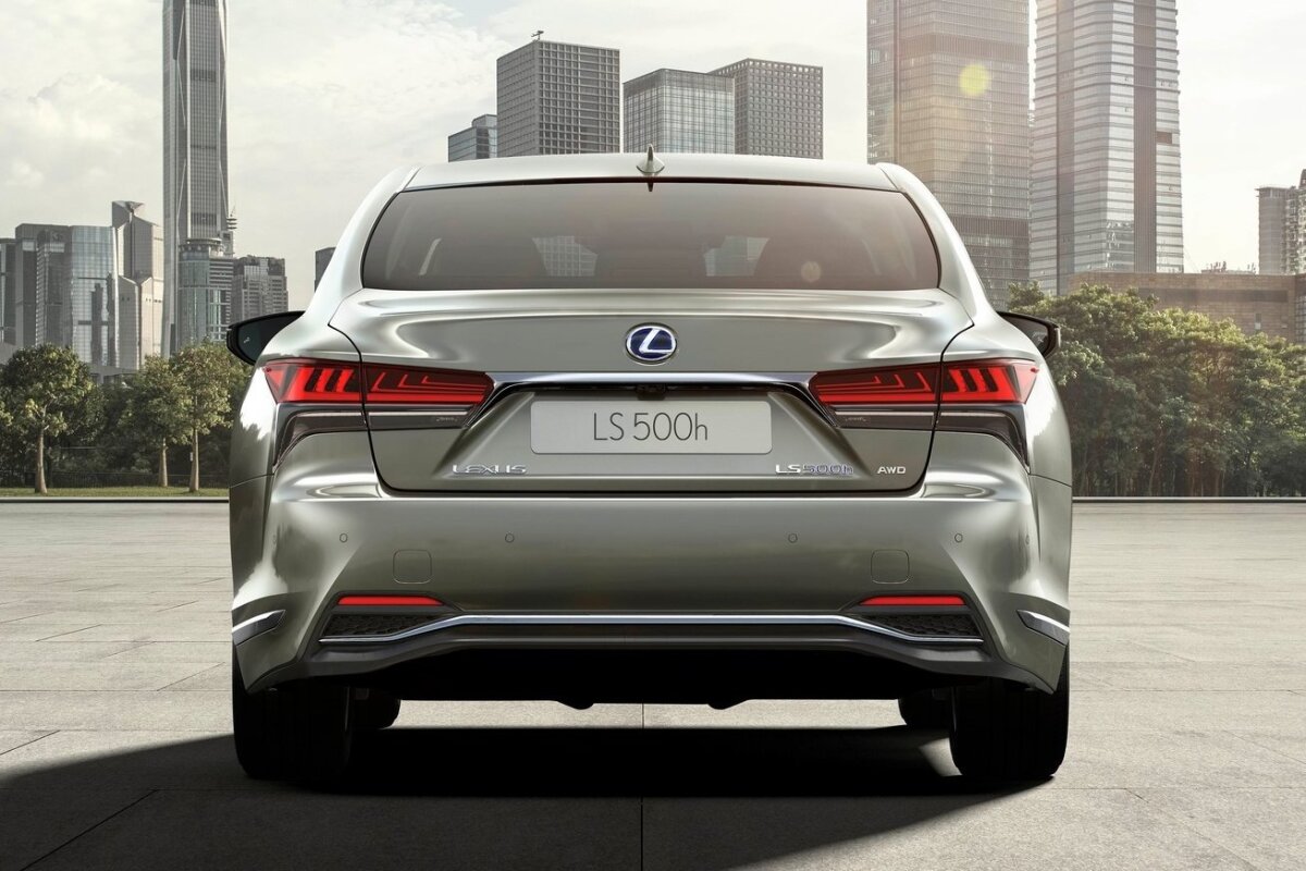 Lexus LS - 2021