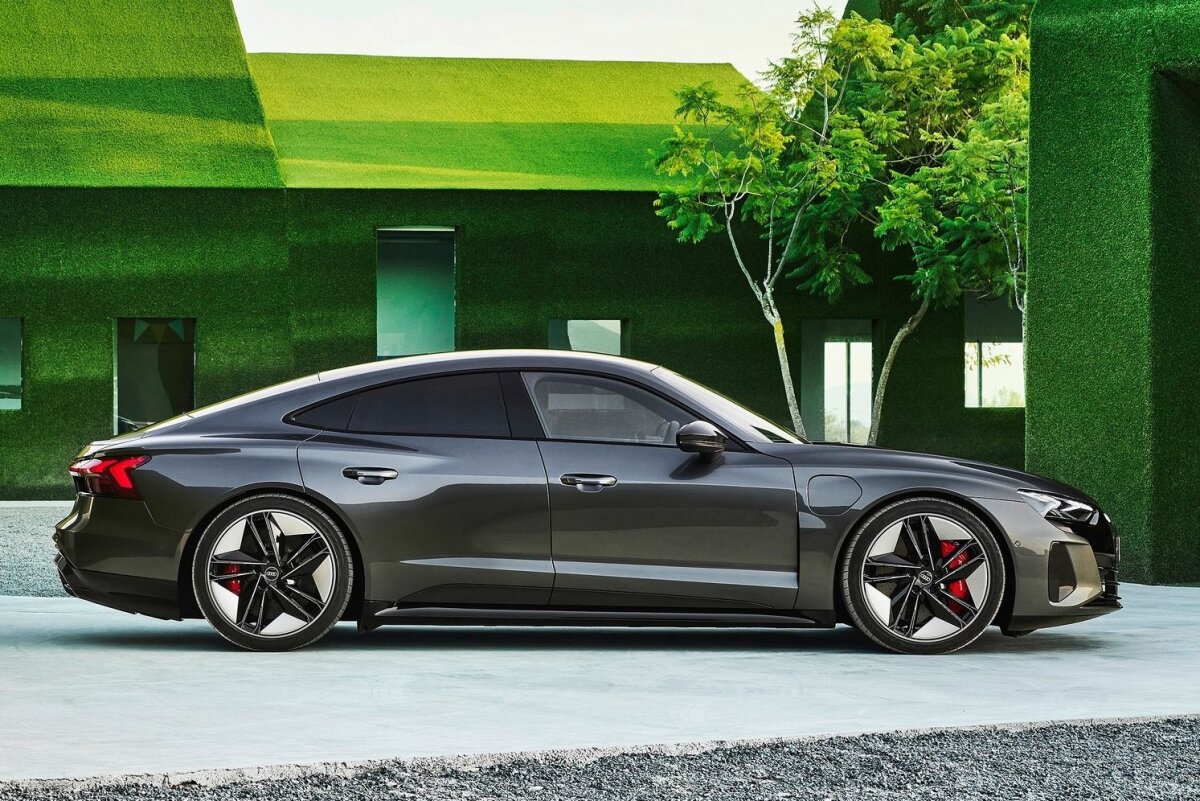 Audi RS e-tron GT - 2021
