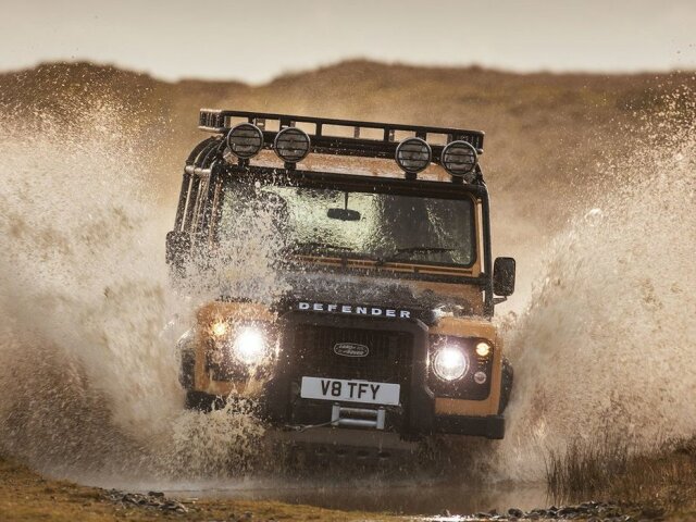 Land Rover Defender Works V8 Trophy - 2021