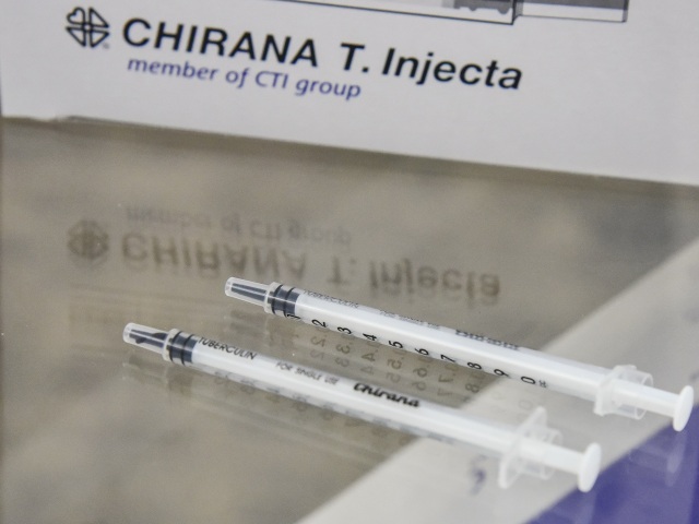 Stará Turá  Chirana T. Injecta striekačka injekcia