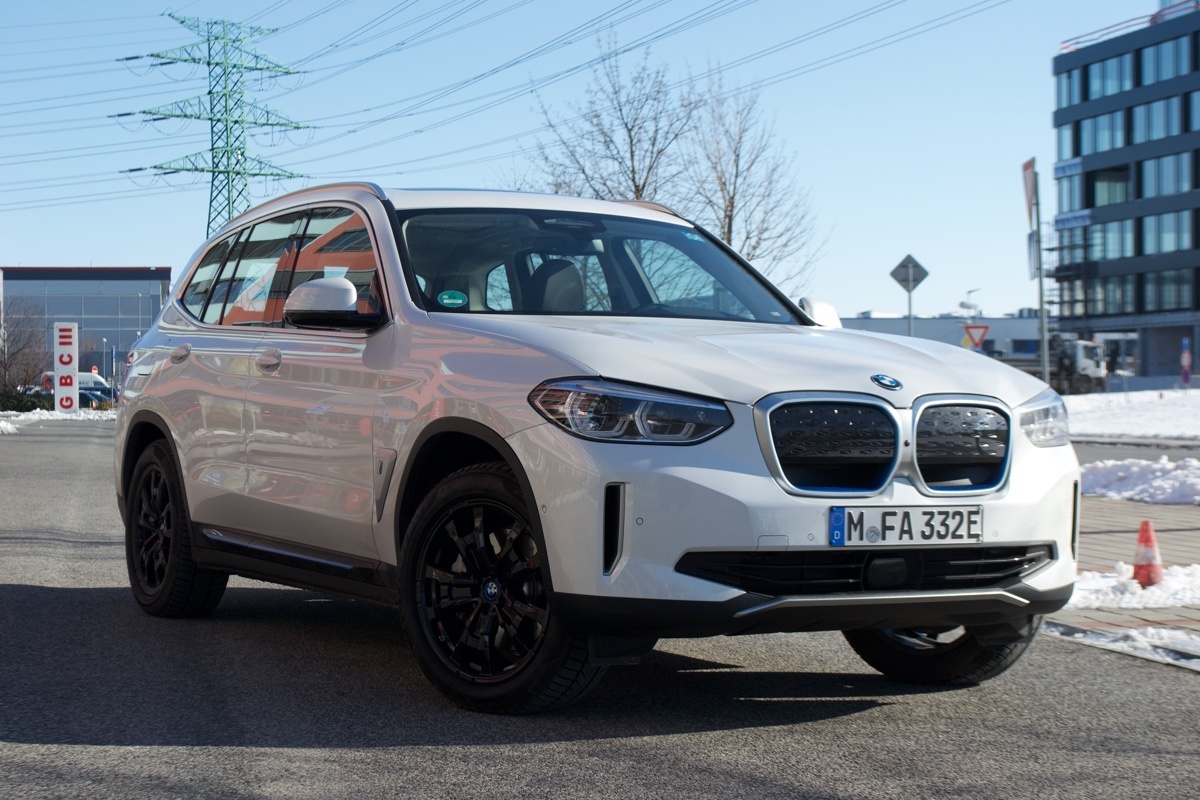 BMW iX3 Impressive (2021)