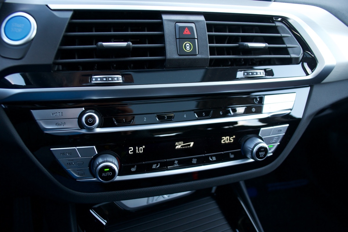 BMW iX3 Impressive (2021)