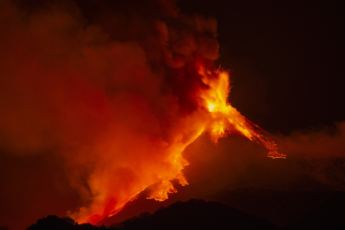 etna sopka láva
