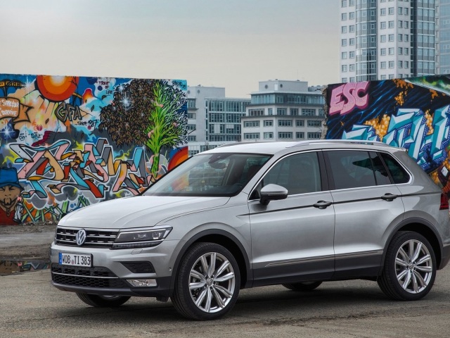 Volkswagen-Tiguan-2017-1280-04