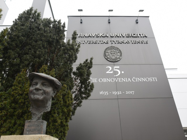 Trnavská univerzita / TU /
