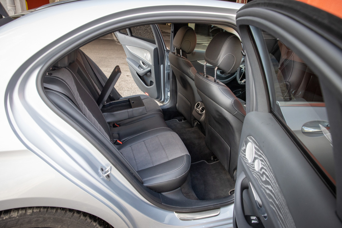 Mercedes-Benz E 220 d 4MATIC (2021)
