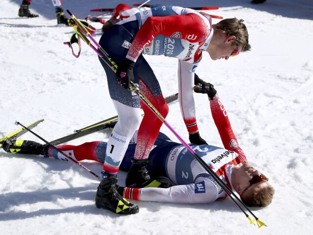 Johannes Hösflot Kläbo, Erik Valnes