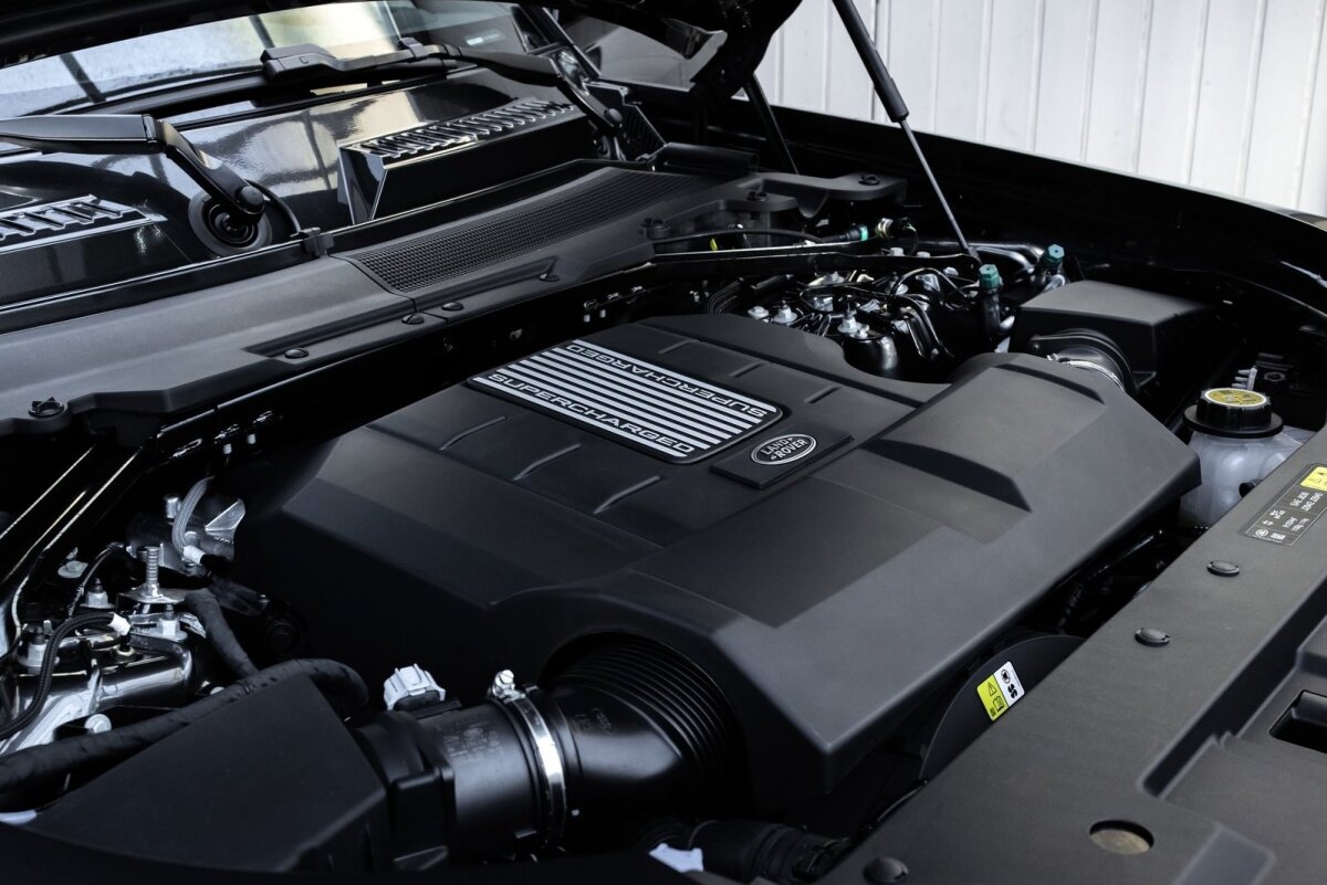 Land Rover Defender V8 - 2021