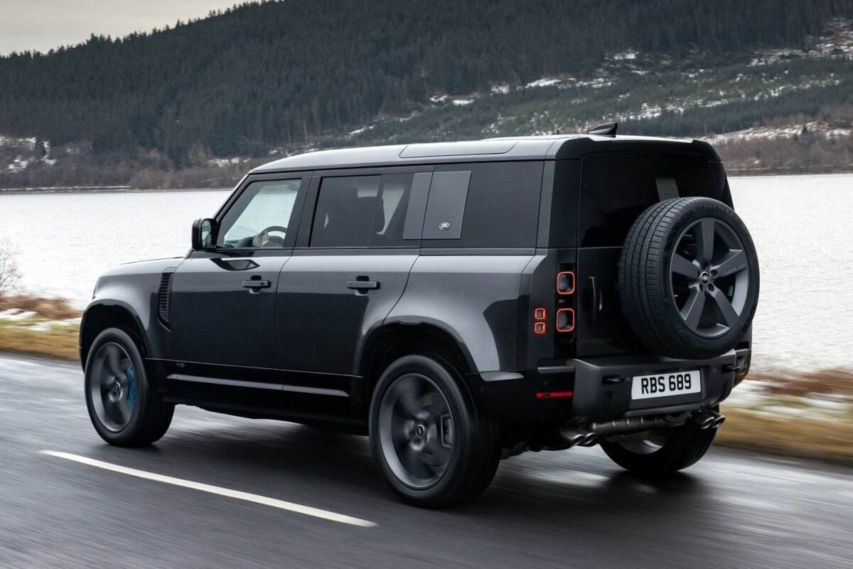 Land Rover Defender V8 - 2021