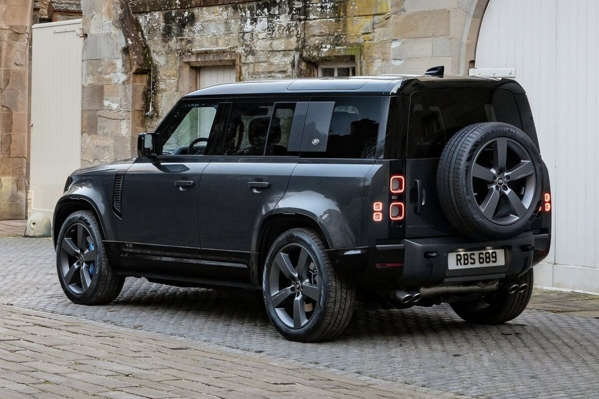 Land Rover Defender V8 - 2021