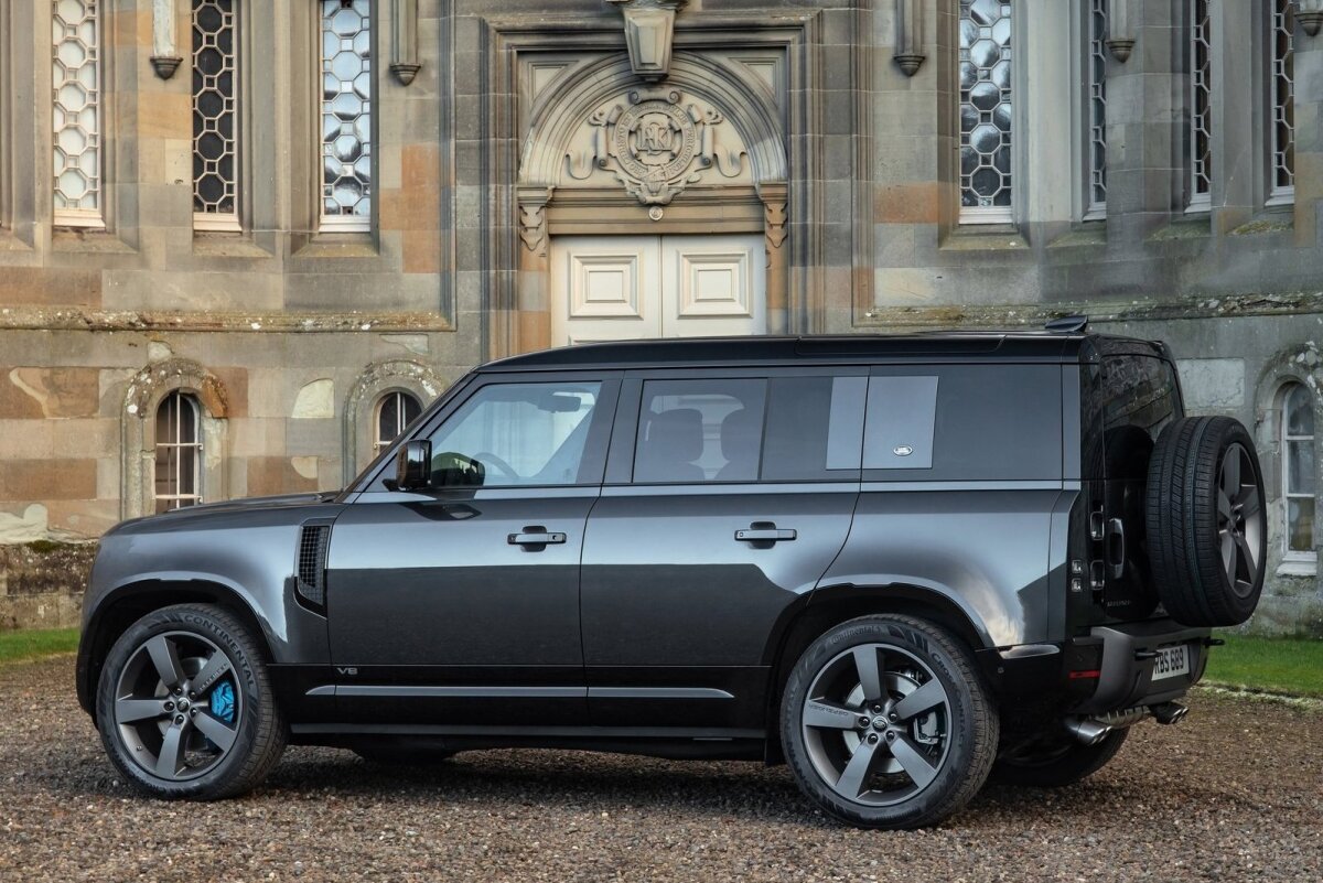 Land Rover Defender V8 - 2021