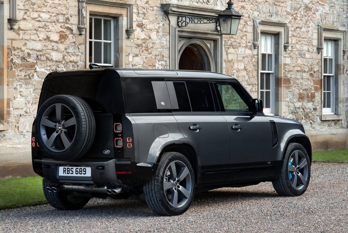 Land Rover Defender V8 - 2021