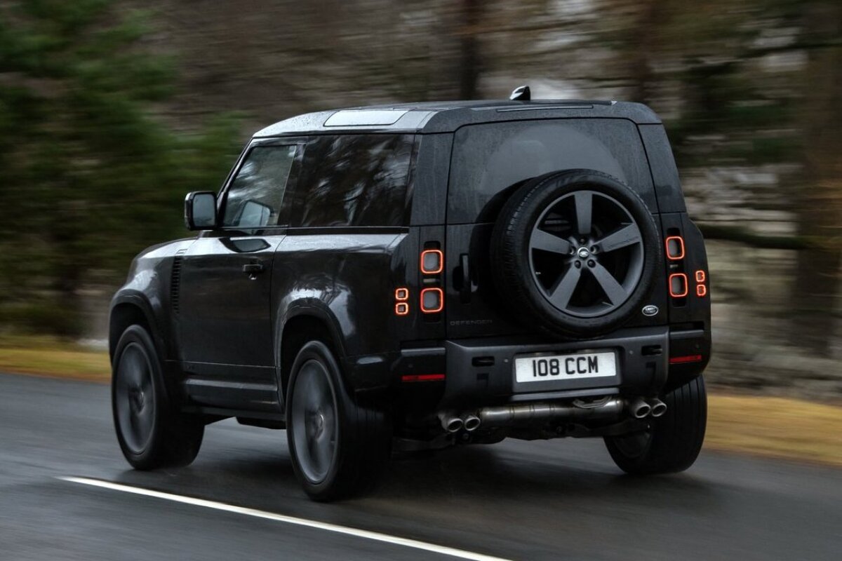Land Rover Defender V8 - 2021